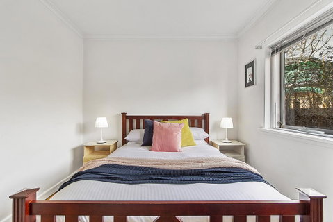 Comfy One-bedroom Unit Between City And Airport - Winery Find 3