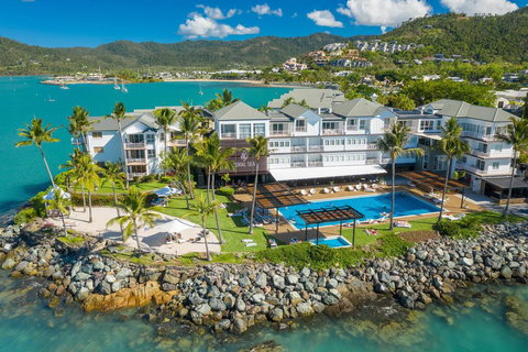 Coral Sea Marina Resort - Winery Find 0