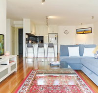 Cosy Apartment near Racecourse - Winery Find