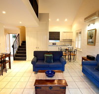 Country Apartments - Winery Find