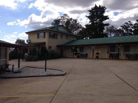 Country Rose Motel Warwick - Winery Find 2