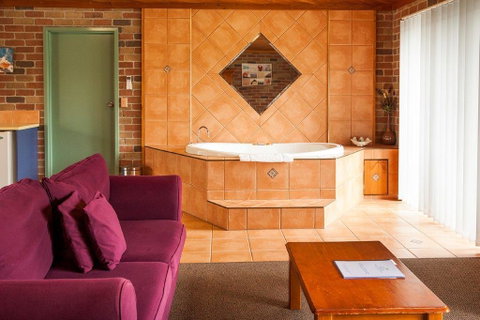 Crescent Head Resort & Conference Centre - Winery Find 2