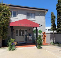 Crest Motor Inn - Winery Find