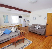 Culburra Sea Stay - beach and shop an easy walk - Winery Find
