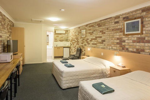 D'Aguilar Hotel Motel - Winery Find 3