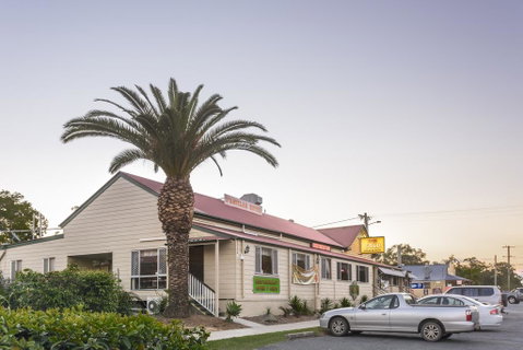 D'Aguilar Hotel Motel - Winery Find 0