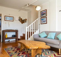 Delightful 3 Bedroom Apartment near Chapel Street in St Kilda - Winery Find