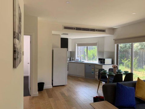 Delightful Bedroom In Bentleigh East - Winery Find 1