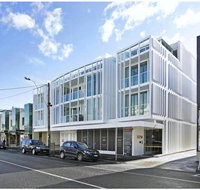 Deluxe Brighton Home in Bayside - Winery Find