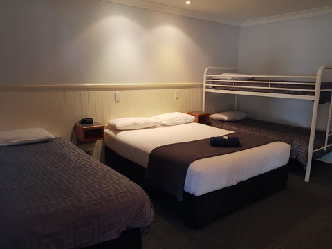 Dirranbandi Motor Inn - Winery Find 1