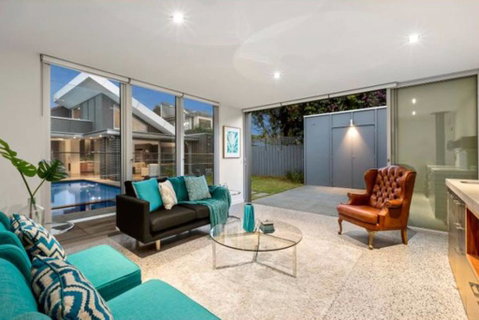 Elsternwick Paradise, Love Where You Live!!! - Winery Find 1