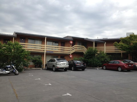 Essendon Motel - Winery Find 3