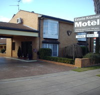 Estelle Kramer Motel - Winery Find