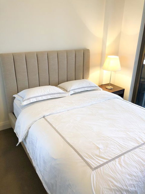 Executive Apartment Sydney Olympic Park - Winery Find 3