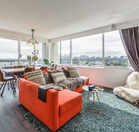 Exquisite 2 bed apartment with beach  city views - Winery Find