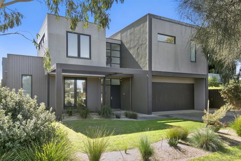 Fabulous Home - Families Only - Winery Find 1