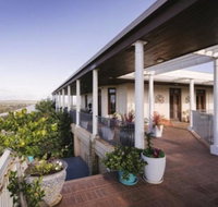 Fairway Manor Accomodation - Winery Find