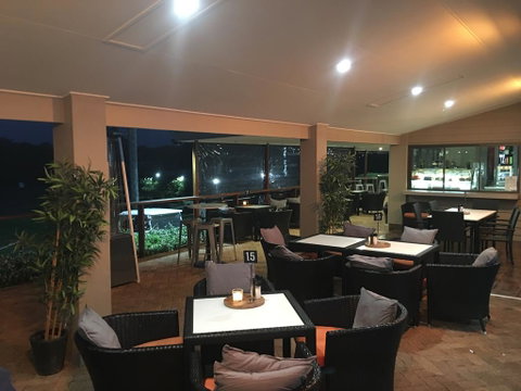 Fairway Village @ Windaroo Lakes Golf Club - Winery Find 2