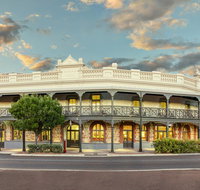 Farmers Home Hotel - Winery Find
