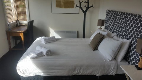 Fish Creek Hotel - Winery Find 2
