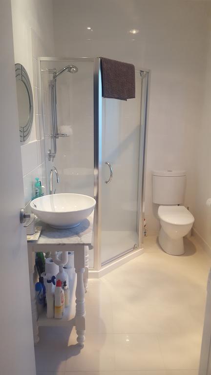 Flat In Heart Of Griffith - Winery Find 2