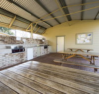 Fossickers Tourist Park - Winery Find