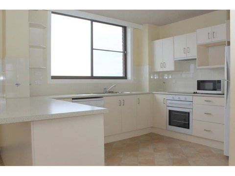 Fountain Court 25 18 Lord Street - Winery Find 1