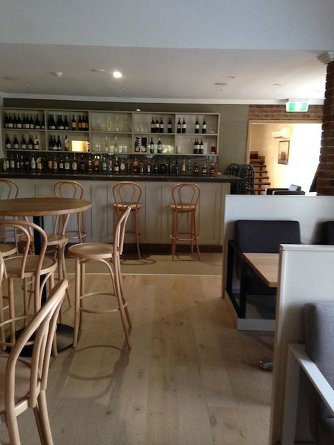 Francis Phillip Motor Inn And The Lodge - Winery Find 3