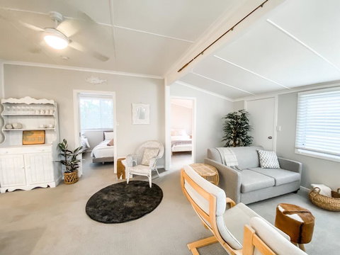 Frangipani Cottage - Winery Find 2