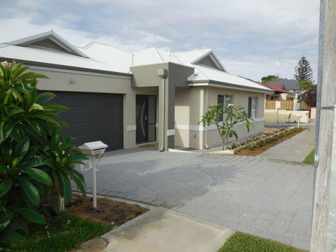 Frangipani Villa Innaloo - Winery Find 2