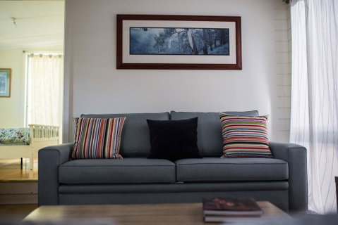 Funky Flat On Acreage - Winery Find 1
