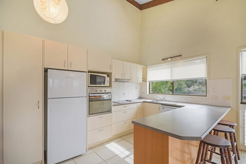 Galleries 3 - 3/28 Peregian Esplanade - Winery Find 1