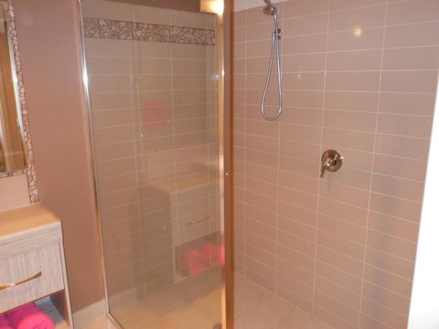 Gang Gang Villas - Winery Find 2