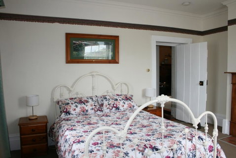 Gaol House Cottages - Winery Find 0