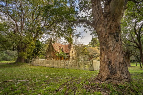 Gardeners Cottage - Winery Find 3