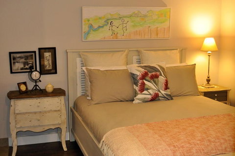 Georges At Hepburn - Miner's Cottage - Winery Find 1