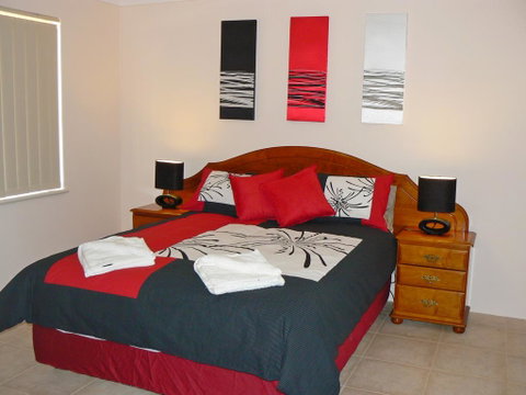 Geraldton Luxury Vacation Home - Winery Find 0