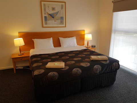 Gilles St Apartments - Winery Find 2