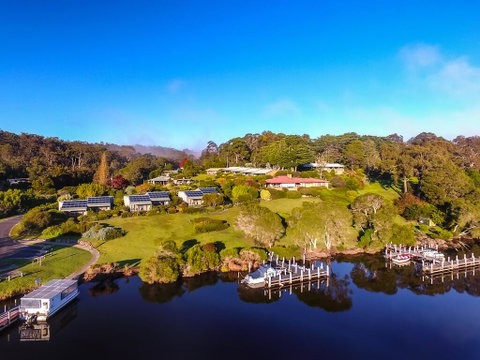 Gipsy Point Lakeside - Winery Find 0