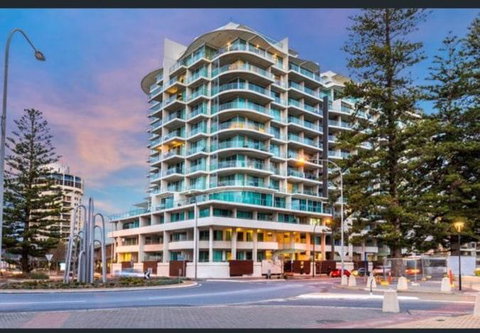Glenelg Getaway 3 Bedroom Apartment - Winery Find 0