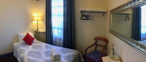 Glenella Guesthouse - Winery Find 1