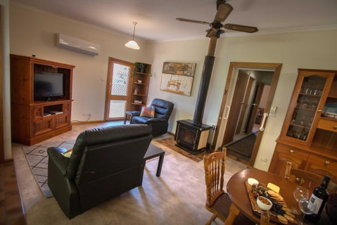 Glenlee Cottage - Winery Find 2