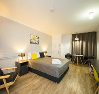 Glenmore Palms Motel - Winery Find