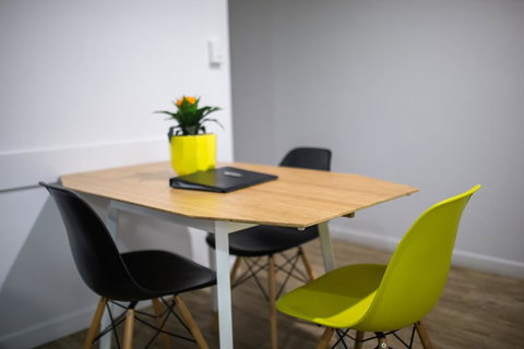 Glenmore Palms Motel - Winery Find 1