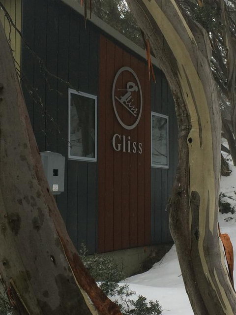 Gliss Ski Club - Winery Find 0