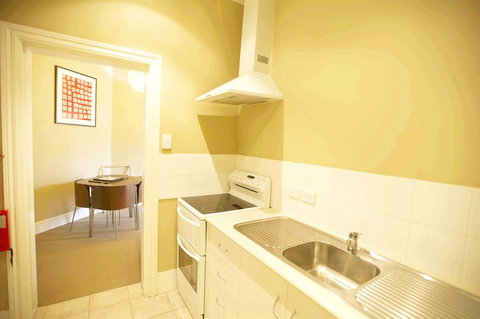 Globe Apartments - Winery Find 3