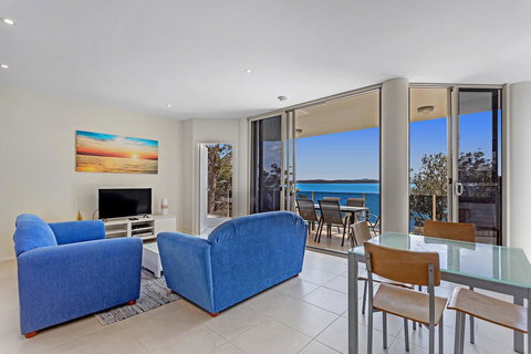 Gloucester Street, 24A, Mirage - Winery Find 1