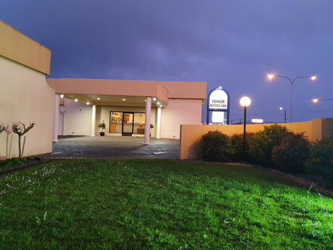 Golden Chain Tower Motor Inn - Winery Find 3
