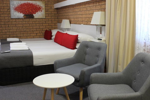Golden Harvest Motor Inn Moree - Winery Find 0