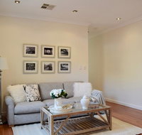 Gorgeous Row Terrace near Sydney Harbour Bridge - Winery Find